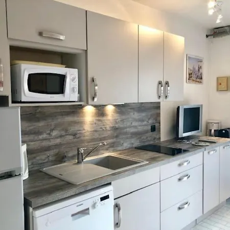 41, Port Venus Au Village Naturiste